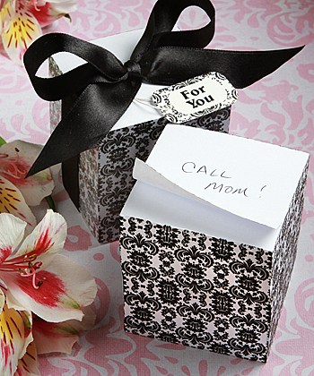Damask design memo cube favors