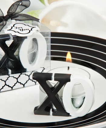 X AND O CANDLE