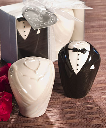 STYLISH CERAMIC BRIDE AND GROOM SALT AND PEPPER SHAKERS
