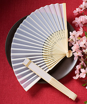 Elegant silk fans favors